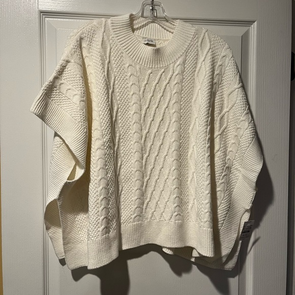 J CREW WOMENS FISHERMAN CABLE KNIT PONCHO IN IVORY ONE SIZE NWT! - Picture 3 of 5